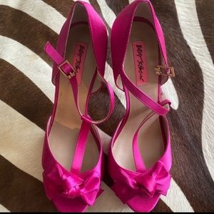 Hot pink Betsey Johnson Pinup heels